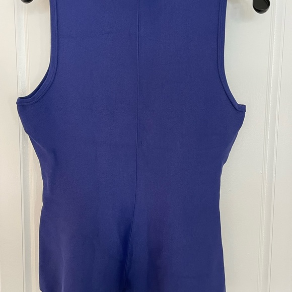 LIKE NEW Theory Sleeveless Shirt- Size Medium - Picture 3 of 3